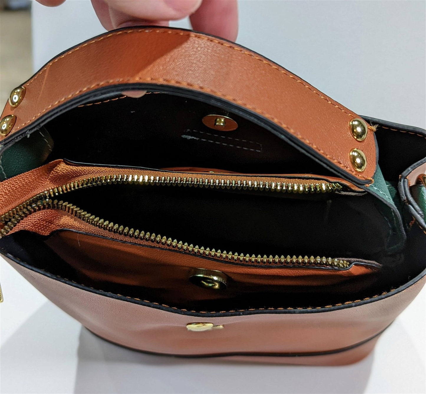 Crossbody Bag - Maily's Classic Accessories