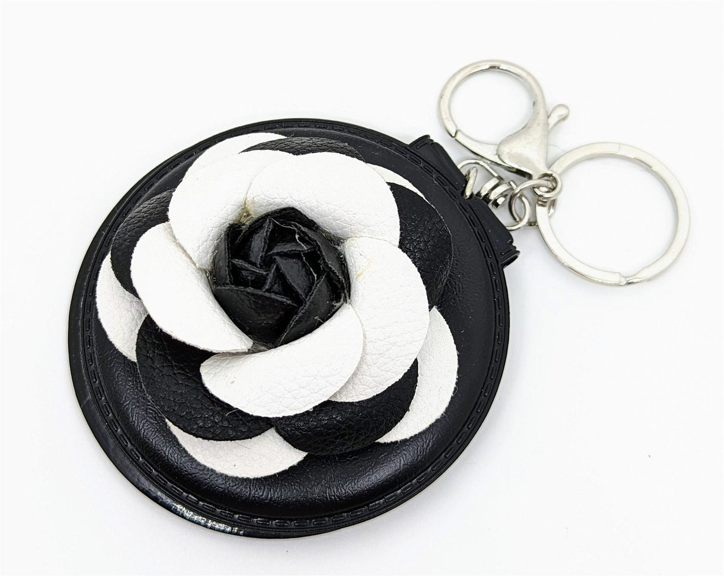 Elegant Rose Keychain - Maily's Classic Accessories