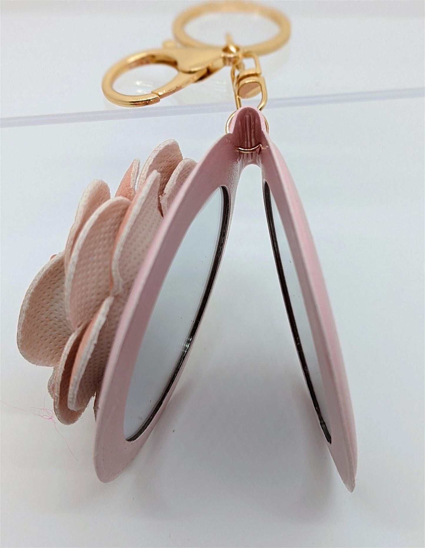 Elegant Rose Keychain - Maily's Classic Accessories