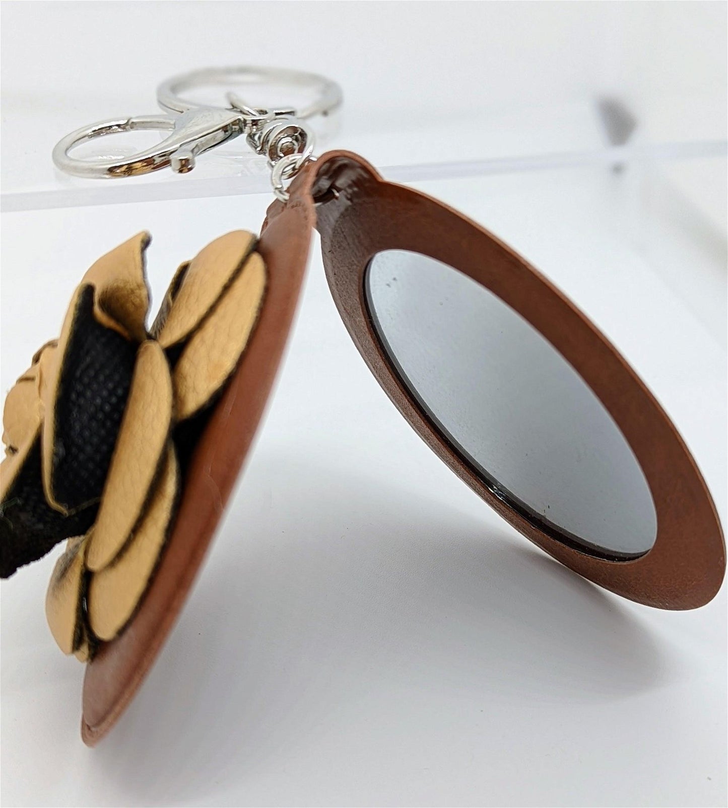 Elegant Rose Keychain - Maily's Classic Accessories