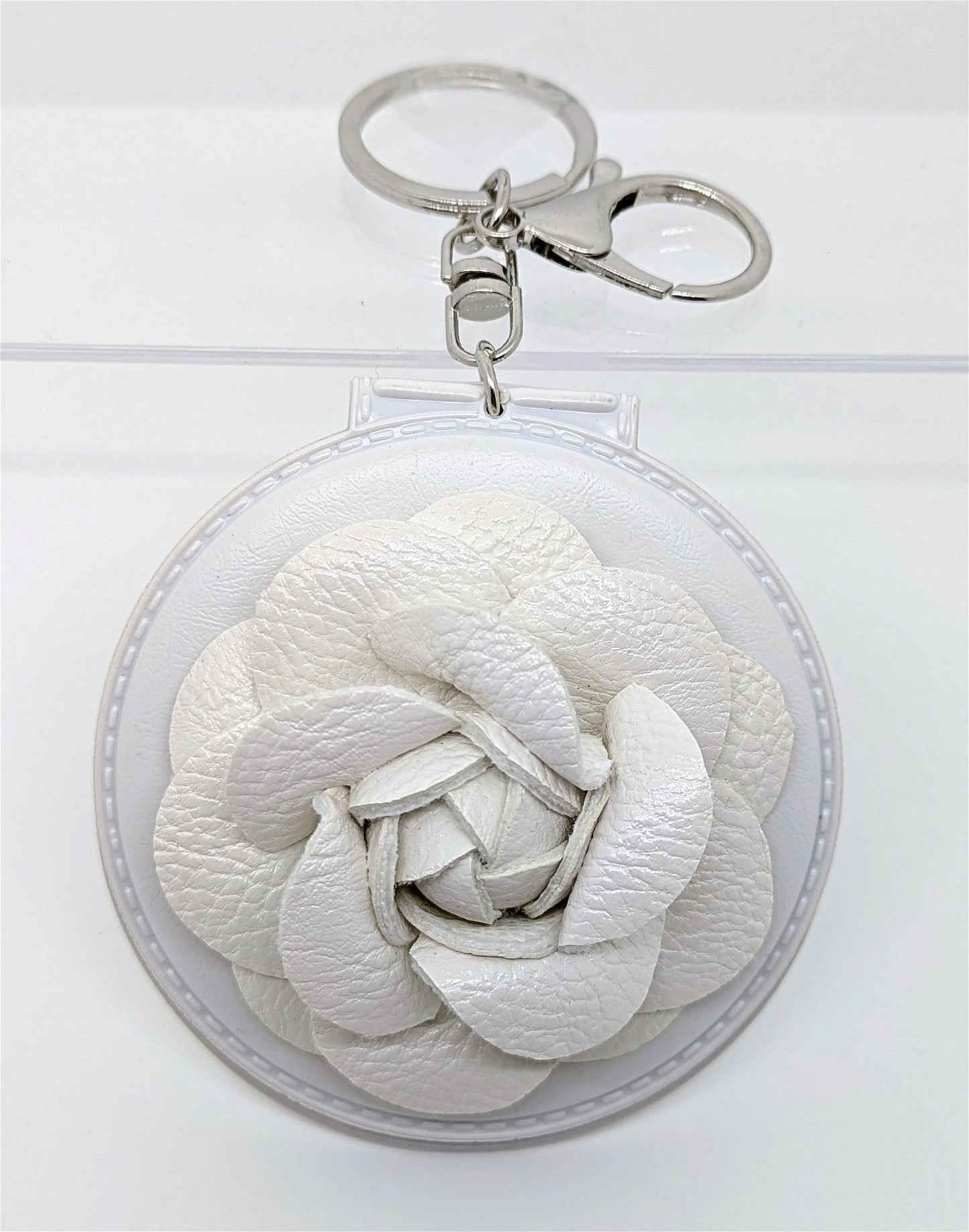 Elegant Rose Keychain - Maily's Classic Accessories