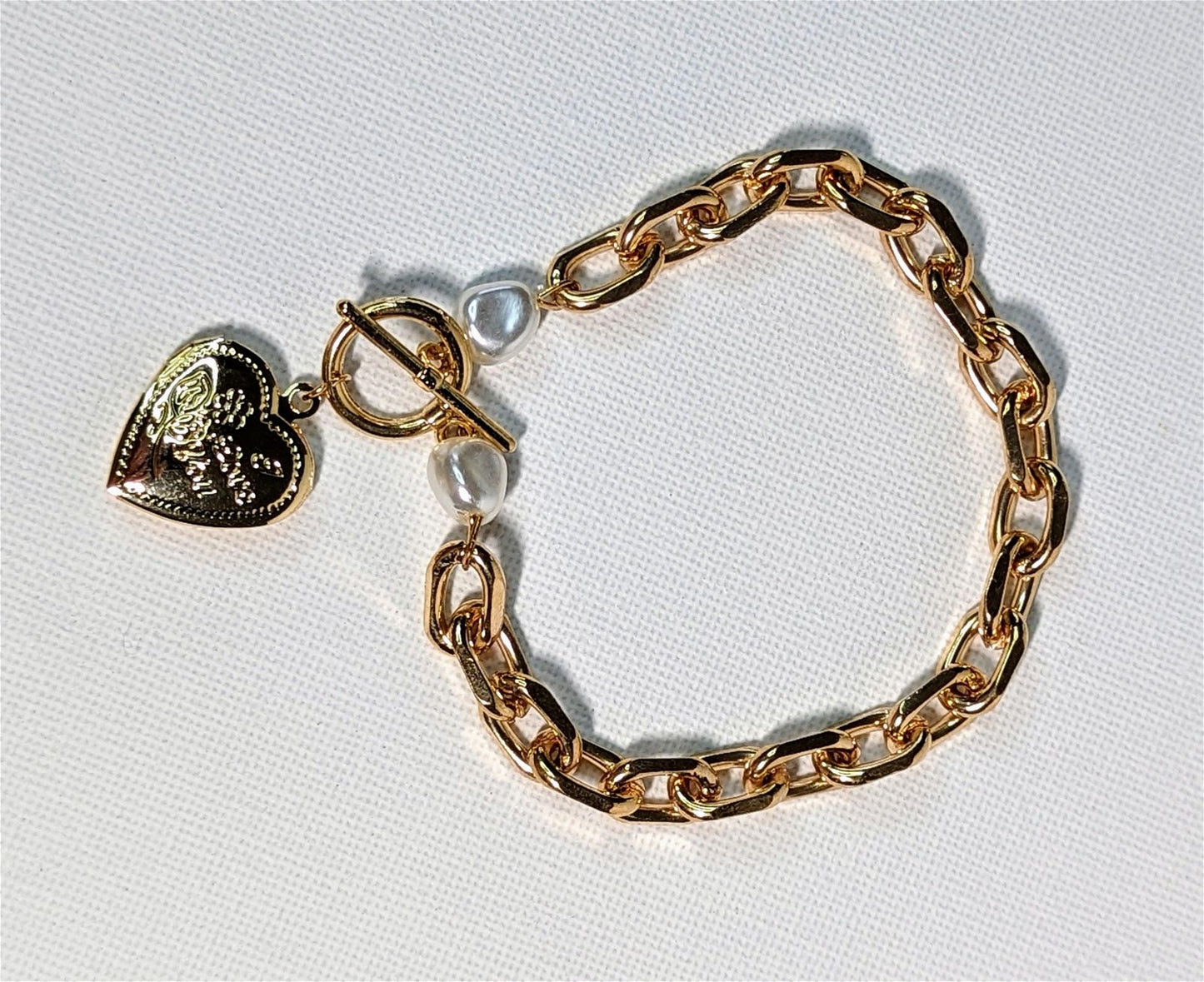 Heart on the Hand - Maily's Classic Accessories