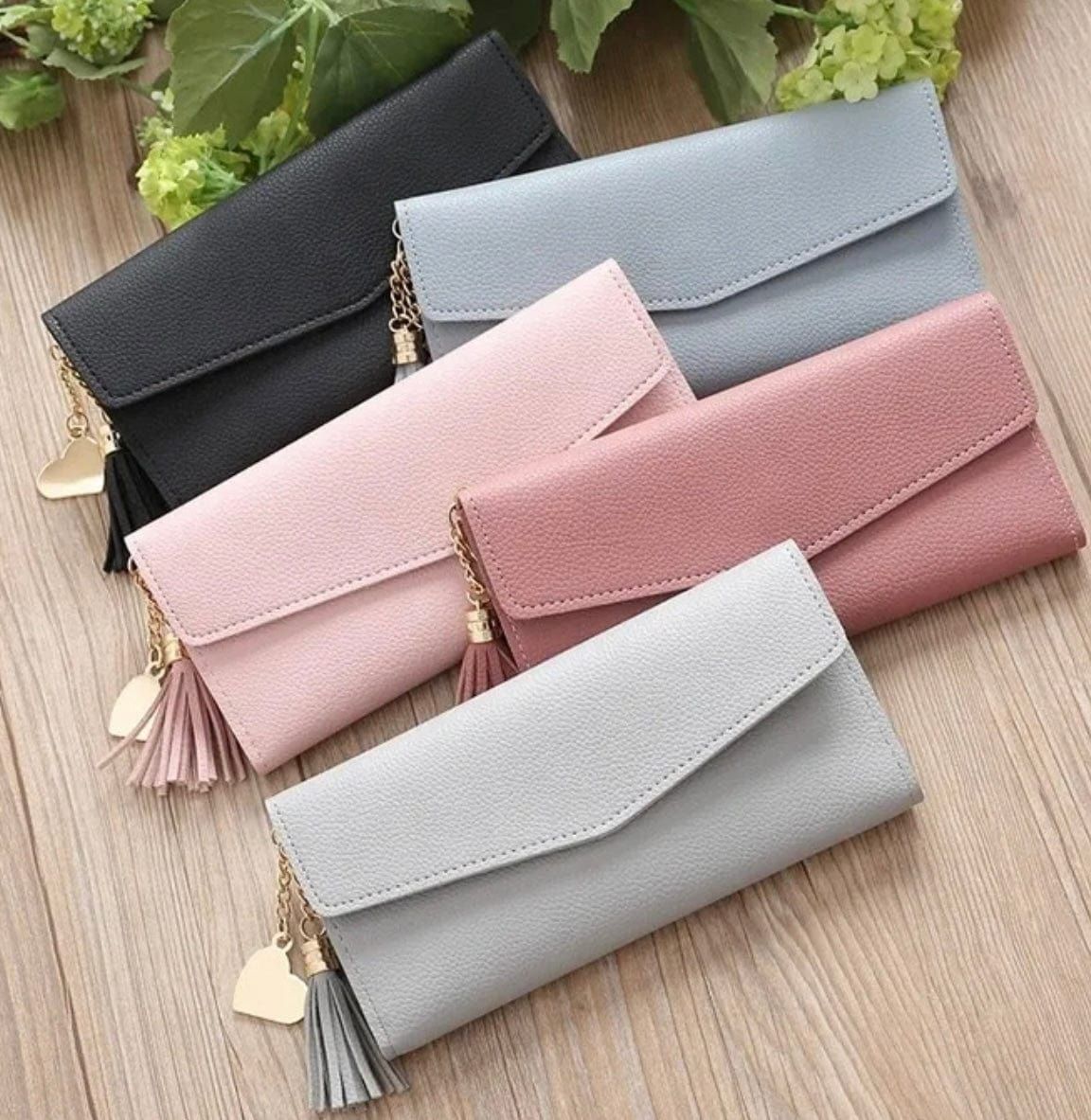 The Minimalist Wallet - Maily's Classic Accessories