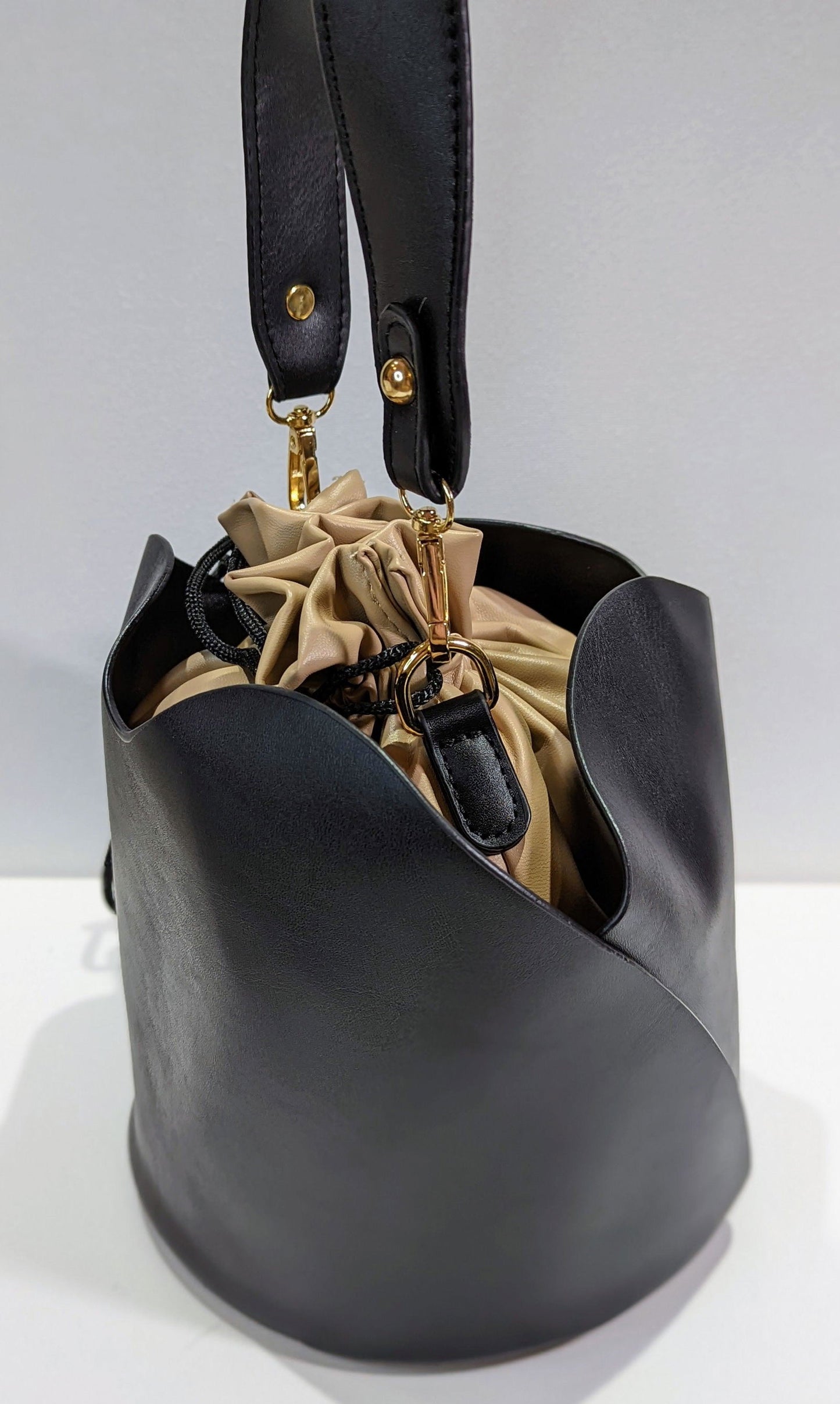 The bucket Bag - Maily's Classic Accessories
