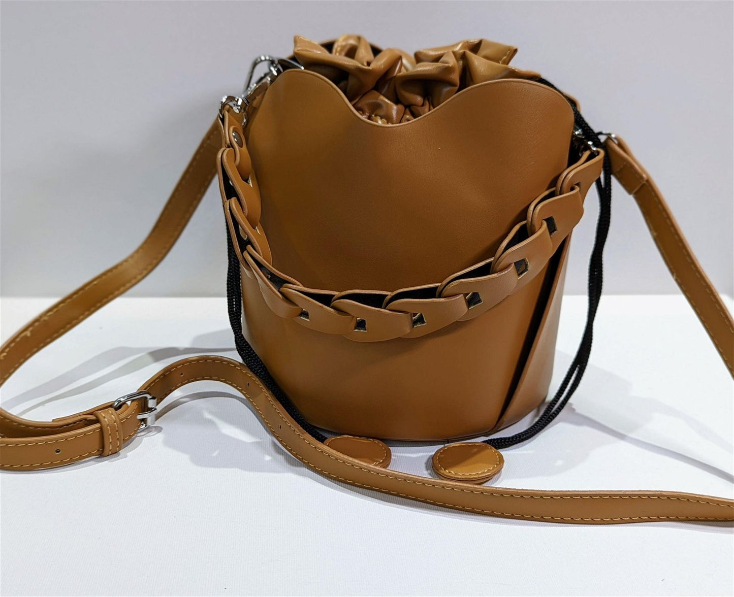 The bucket Bag - Maily's Classic Accessories