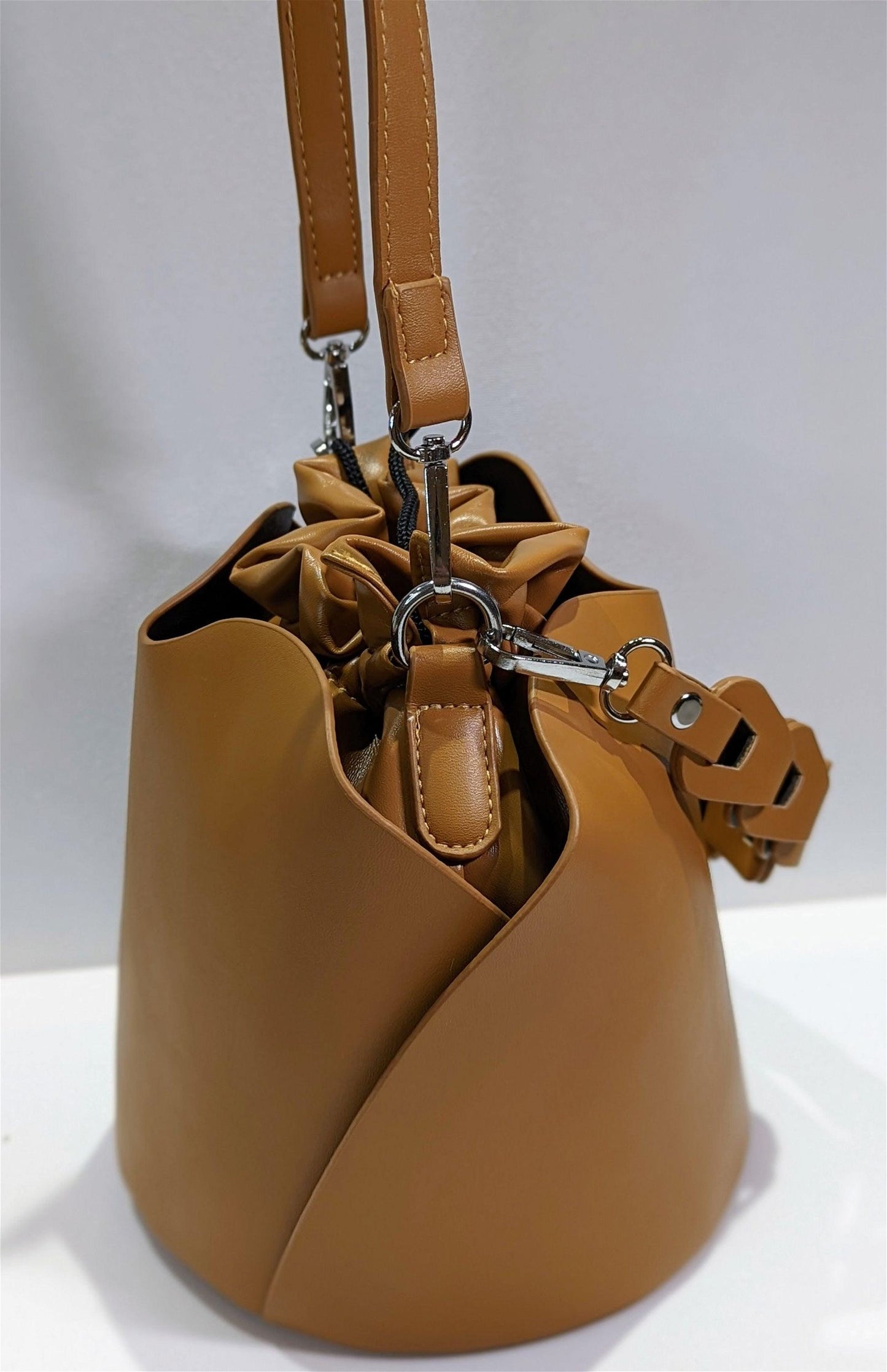 The bucket Bag - Maily's Classic Accessories