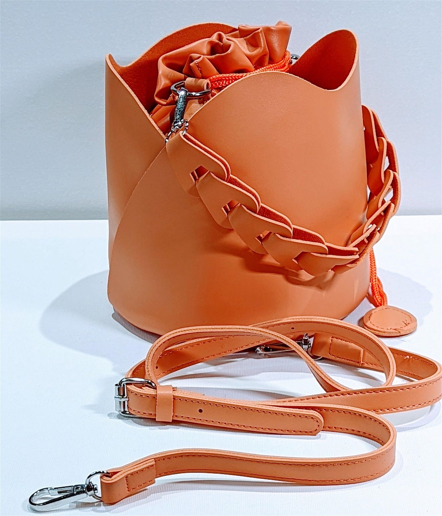 The bucket Bag - Maily's Classic Accessories