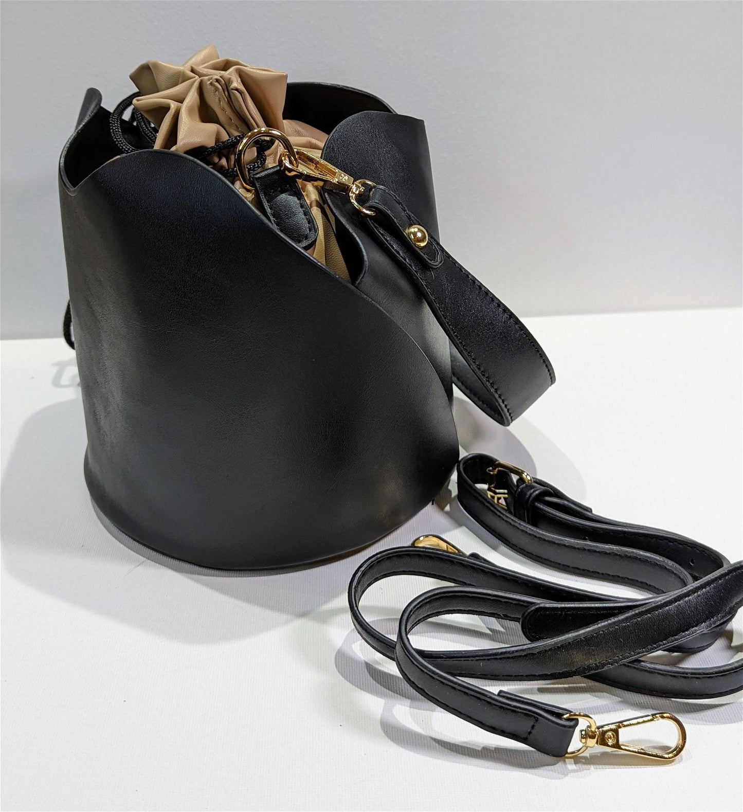 The bucket Bag - Maily's Classic Accessories